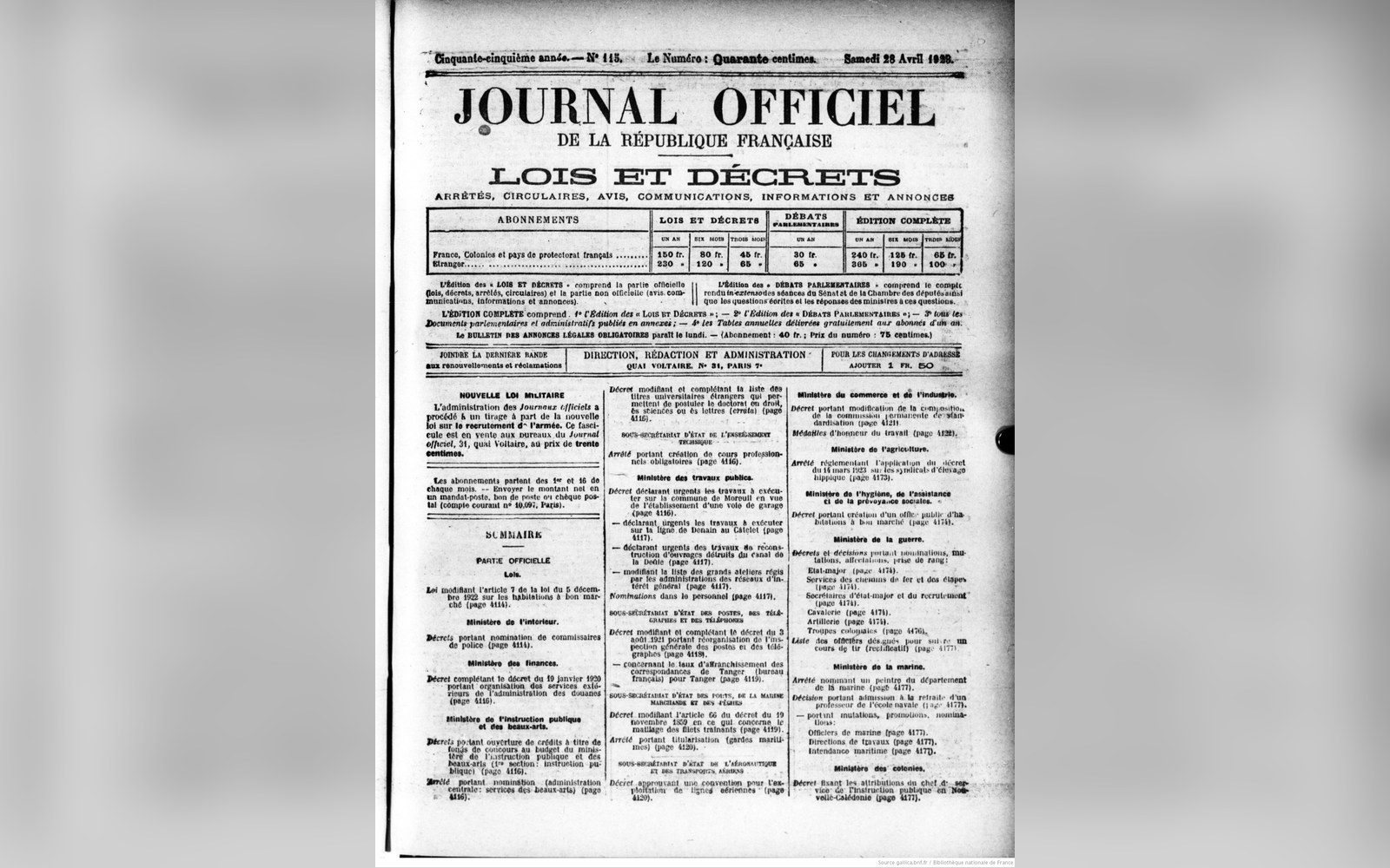 Front page of the Journal Officiel de la République Française listing laws and decrees